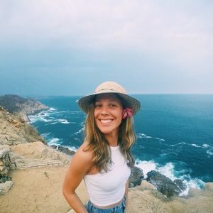 Meet your Posher, Hannah